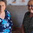 Любовь Володина (слева) всегда с радостью встречает свою помощницу||Фото: Эльмира Курмаева - Пензенская Правда