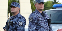 В Тюмени росгвардейцы оказали помощь водителю на дороге - Росгвардия