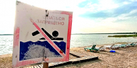 Игнорировать знак «Купаться запрещено» себе дороже. В таком месте незадачливого пловца могут ждать омуты, коряги и камни. /Фото Ольги Мясниковой - Zavodoukovsk.Online