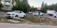 Астраханская Госавтоинспекция устанавливает причины вылета иномарки на тротуар с ребенком - Punkt-a.info