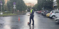 Водитель двигался задним ходом и попал ДТП в центре Екатеринбурга, где пострадал ребенок - Фото 1 - JustMedia