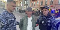 В Петербурге мужчина с ножом ограбил прохожего - 47Channel.Ru