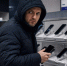 Кировчанин украл из магазина два телефона за 100 тысяч рублей - Newsler.Ru