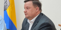 Депутаты местного Представительного собрания на внеочередном заседании, состоявшемся 21 июля, единогласно поддержали заявление об отставке главы муниципалитета Юрия Жаворонкова. - Газета Маяк