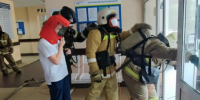 Безопасность пациентов — главный приоритет: в Карасукской ЦРБ прошли учения с МЧС - Карасукский район