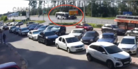 Момент ДТП с легковушкой и автобусом в Воронеже сняли на видео - ГТРК Воронеж