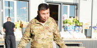 В Якутске ветераны доставляют фруктово-овощные наборы бойцам с ранениями - Якутское-Cаха ИА