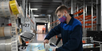 Россияне продолжают выносить «наличку», а малый бизнес бежит от НДС на «автоупрощенку» - Реальное время