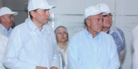 Губернатор Андрей Травников и депутат Виктор Игнатов посетили площадку компании «Сибирский Гурман» в Новосибирске - Барабинский район