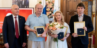 Эльвире Уманской и Олегу Первакову награждены «Золотым знаком ФШР» - Федерация шахмат