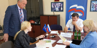 Игорь Ляхов провёл приём граждан в Ельне - Смоленская газета