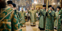 АРХИЕРЕЙСКАЯ ЛИТУРГИЯ В УСПЕНСКОМ СОБОРЕ ТРОИЦЕ-СЕРГИЕВОЙ ЛАВРЫ - Орская Епархия