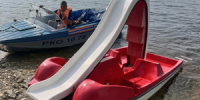 21 июля  спасатели Жигулевска пришли на помощь терпящим бедствие на воде. На Волге, в результате потери плавучести одной из секций. начал тонуть катамаран. - НИА Самара