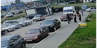 Тело неизвестного нашли под окнами многоэтажки в Новосибирске - Gorsite.Ru