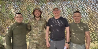Глава Урая побывал в зоне СВО и передал югорским бойцам спецсредства и технику - Местное время