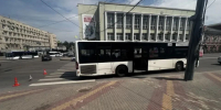 11-летний школьник на велосипеде попал под автобус в центре Липецка - Липецкая ГТРК