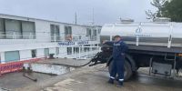 В Ленобласти обеспечили водой теплоход, застрявший на Ладоге из-за шторма и закрытия навигации - Spbdnevnik.ru