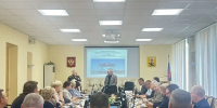 Член Общественной палаты Архангельской области Анатолий Бутко вручил  г. Архангельску Флаг  ВМФ СССР от СКР «Архангельский комсомолец» - Общественная палата