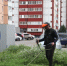 В Магнитогорске продолжается покос травы на придомовых территориях - Магсити74
