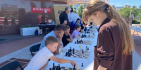 Белгородцы провели сеанс одновременной игры с одной из сильнейших шахматисток области - Belnovosti.Ru