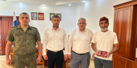 В Тарумовском районе вручены госнаграды семьям участников СВО - РИА Дагестан