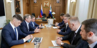 Александр Шуваев встретился с заместителем председателя правления Сбербанка Станиславом Кузнецовым и председателем Центрально-Чернозёмного банка Сбербанка Александром Абрамкиным. - Красногвардейский район