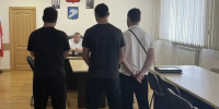Полиция Белореченска нашла «звёзд» видео у здания администрации и выписала им штрафы - Газета Огни Кавказа