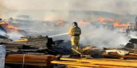Площадь крупного пожара на пилораме в Иркутском районе достигла 2 тыс. кв. м - Baikal24.Ru