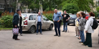 Во дворе дома №23 на улице Вокзальной в Великих Луках внепланово меняют теплосети - Pln-Pskov.Ru