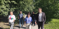 21 июля глава управы района Матушкино Антон Гущин провел обход территории 1 микрорайона (пл. Юности) - Район Матушкино