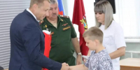 В Брянском районе родным погибших героев СВО вручили госнаграды - БрянскToday.Ru