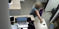 Пенсионерка решила при помощи канцелярского ножа научить работать 17-летнюю сотрудницу пункта выдачи заказов - ИА Версия-Саратов