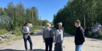 Глава Кольского округа Александр Лихолат: Провёл выездное совещание в городе Кола в районе улиц Дорожная, Молодёжная и Комсомольская. - Кольский район
