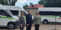 Новые автобусы для транспортировки пациентов передали в медучреждения Псковской области - InformPskov.Ru