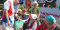 Волонтёры устроили праздник с концертом и подарками в доме-интернате - Волжская новь