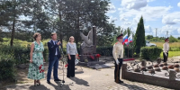 В деревне Мины захоронили останки советских воинов, павших в годы Войны - 47Channel.Ru