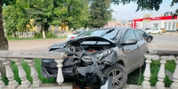 Произошел наезд на препятствие автомобиля Hyundai - TltGorod.Ru
