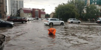 В Барнауле продолжают неравную борьбу с последствиями проливного дождя - Bankfax.Ru