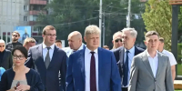 Полномочный представитель Президента России в СФО Анатолий Серышев посетил сквер у СКК имени Виктора Блинова - ГТРК Иртыш