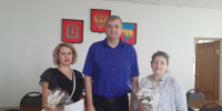 Глава Абанского района А.А. Войнич в честь празднования профессионального праздника и за многолетний и добросовестный труд наградил Благодарственными письмами Главы продавцов - Абанский район