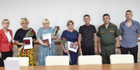 В администрации Камышинского района прошла церемония передачи наград родственникам погибших героев - Блокнот Камышин