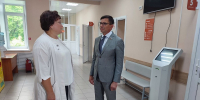 Омские медики предложили депутату Госдумы разработать федеральную программу строительства жилья на селе - 12 канал