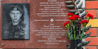 В Йошкар-Оле руководство и сотрудники регионального управления Росгвардии почтили память героя, погибшего при исполнении служебного долга. - Росгвардия