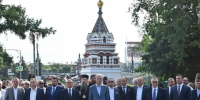 В Омске Виталий Хоценко и Алексей Оверчук приняли участие в церемонии открытия памятника Владимиру Высоцкому - ИА Омскрегион