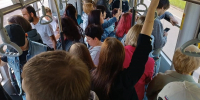 В автобусе Кирова пассажиры спасли упавшую в обморок девушку - Город Киров
