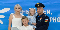 Брянский глава поздравил семью Поляковых с победой в конкурсе «Семья года-2026» - Газета Брянские новости
