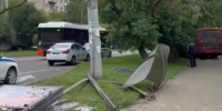 В Нижнем Новгороде водитель пассажирского автобуса умер за рулем и врезался в остановку - ProGorodNN.Ru