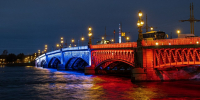 Факелы Ростральных колонн озарят Санкт-Петербург в День ВМФ - Neva.Today