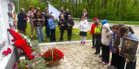 Школьники и энергетики возложили цветы к мемориалу павшим воинам в Пятигорске - ИА Победа 26
