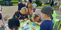 На празднике двора в Камских Полянах арт-мастерская порадовала детишек - Газета Посинформ